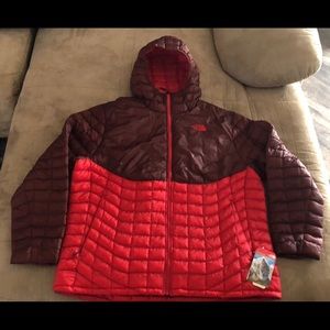 North Face Thermoball zip-up hoodie (new with tag)
